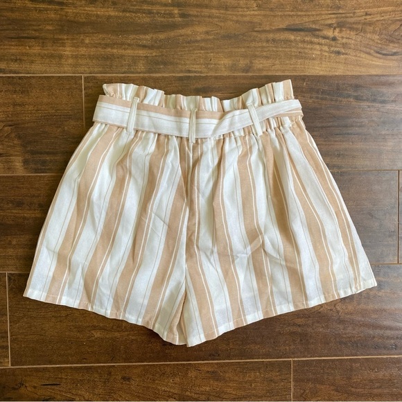 Alya white and tan striped high waisted tie front shorts size medium paperbag - Picture 3 of 7